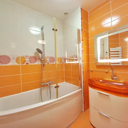 Apartment T4 92m2 Pour 6 Pers A 400m De La Frejus