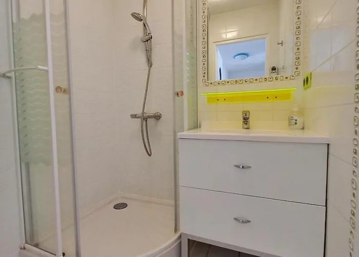 Daire T4 92m2 Pour 6 Pers A 400m De La Fréjus